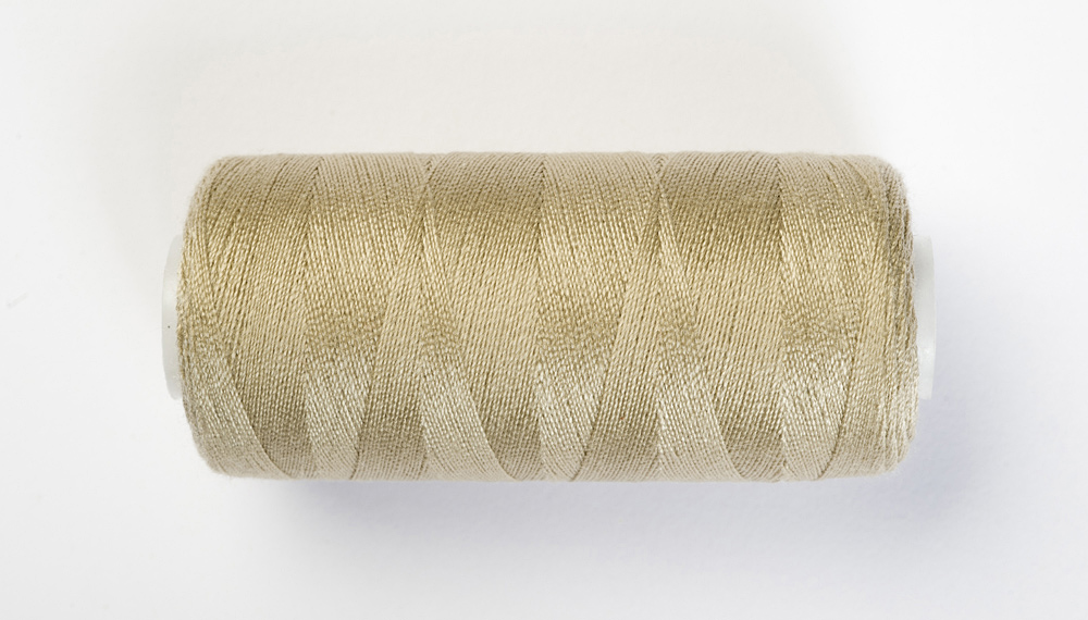 1x 400 Yards Polyester Nähgarn, Farbe 687