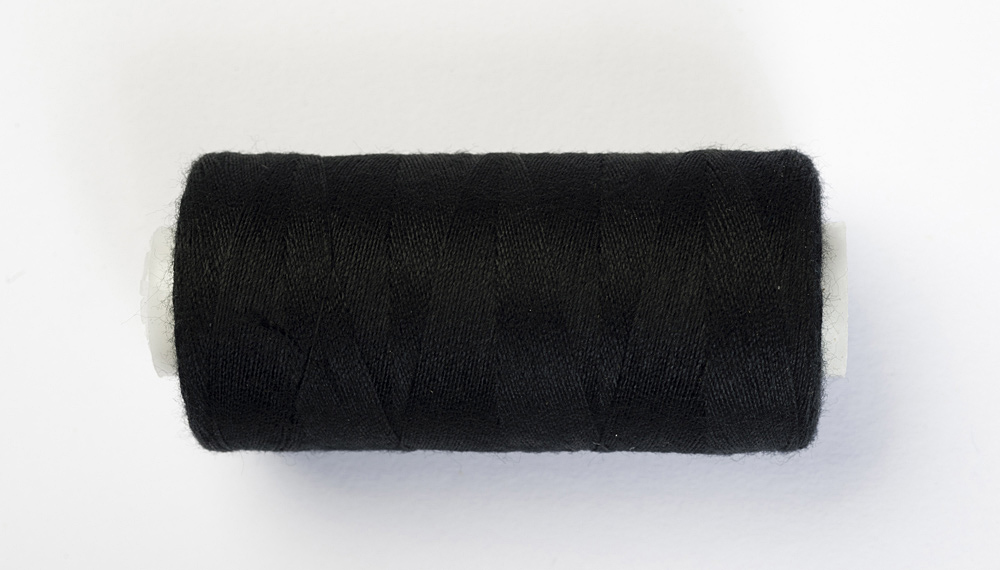 1x 1000 Yards Polyester Nähgarn, Farbe schwarz